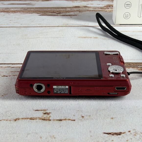 Sony DSC-W560 Digital Camera – 14.1MP – 4x Zoom – w/ Battery & Charger - Picture 6 of 6